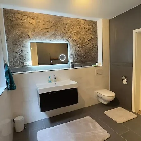 New In 公寓 布尔根